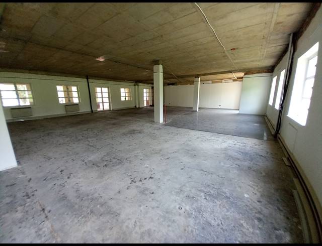 712M² OFFICE TO LET IN BRYANSTON